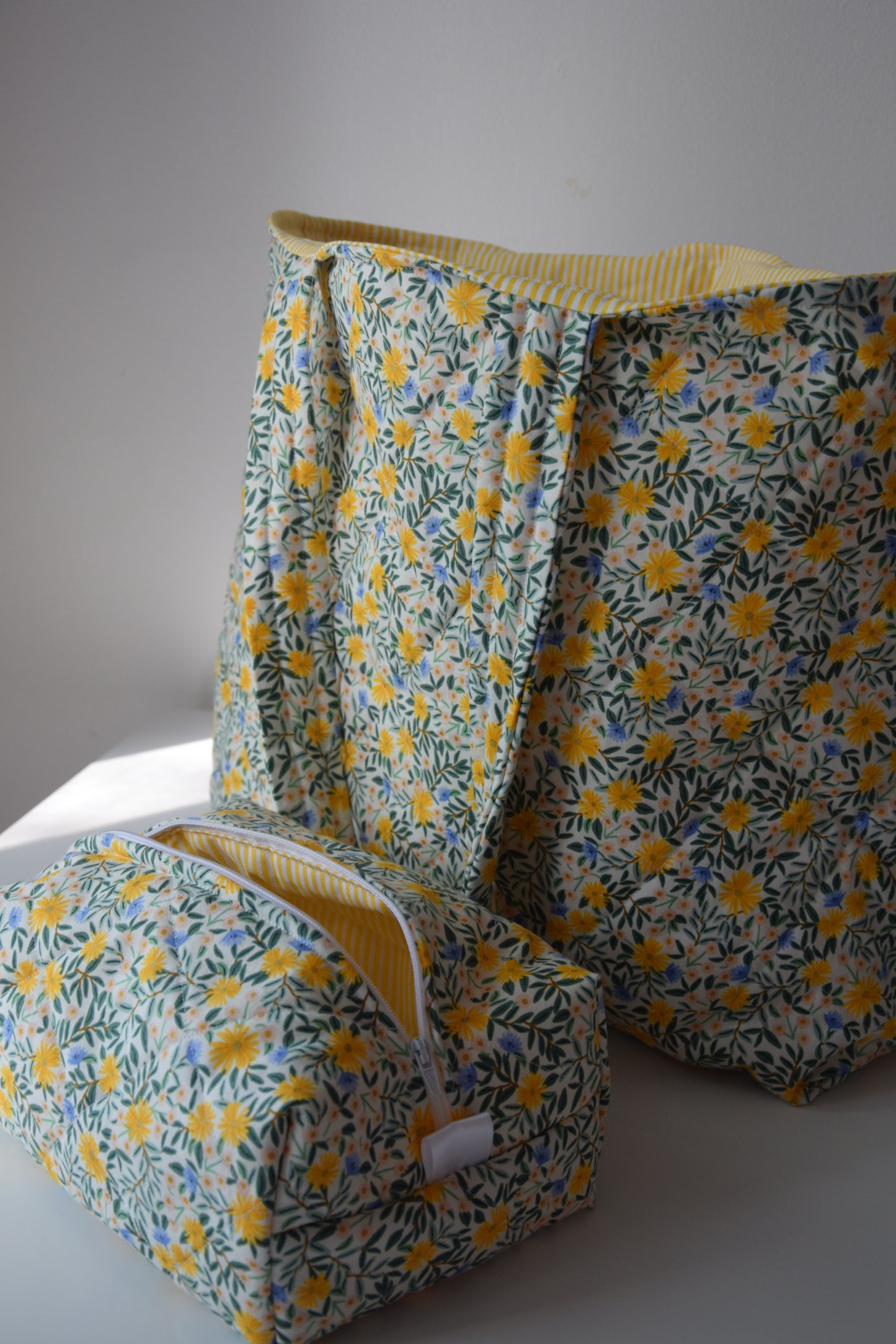 Daisy Fields Tote Bag