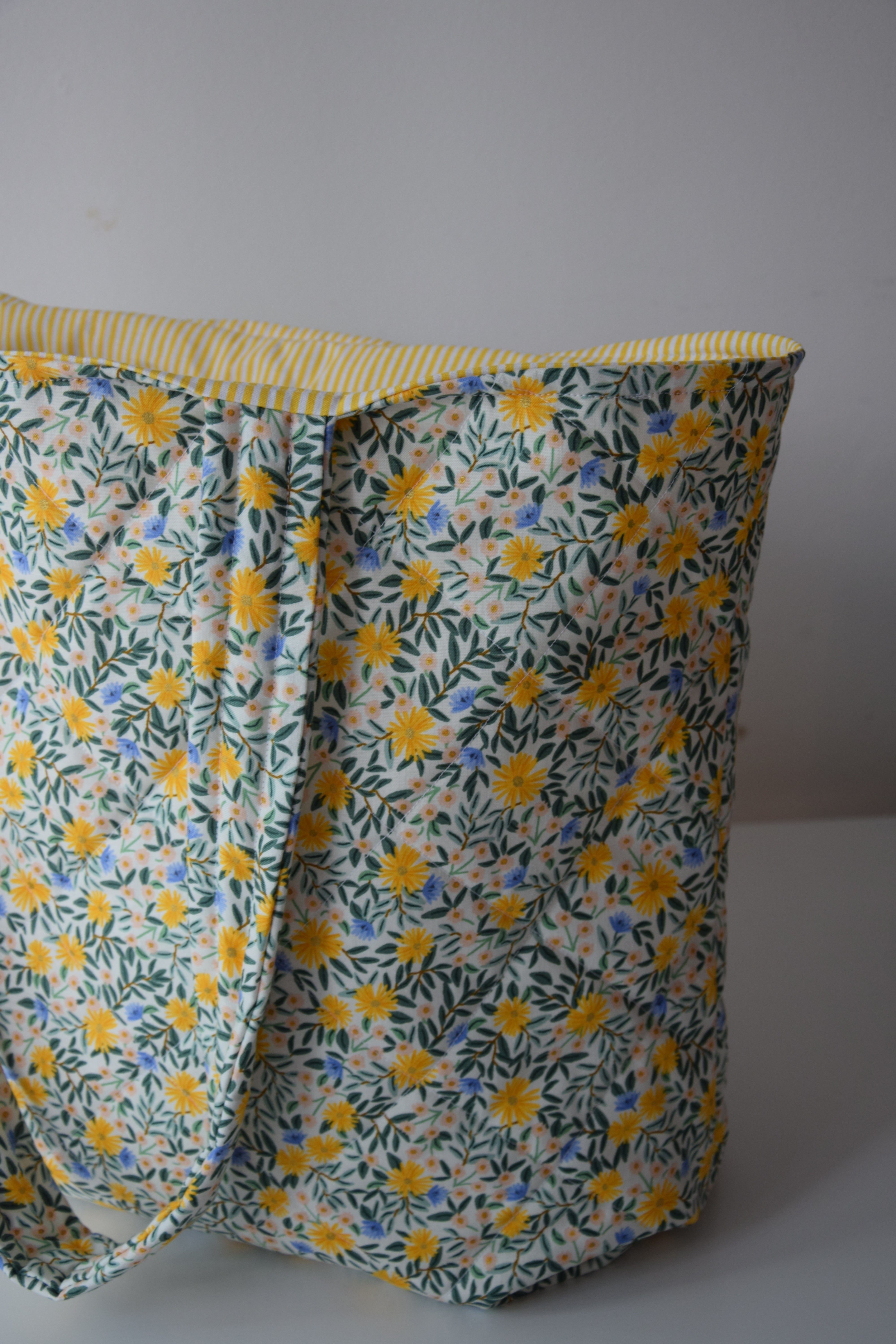 Daisy Fields Tote Bag