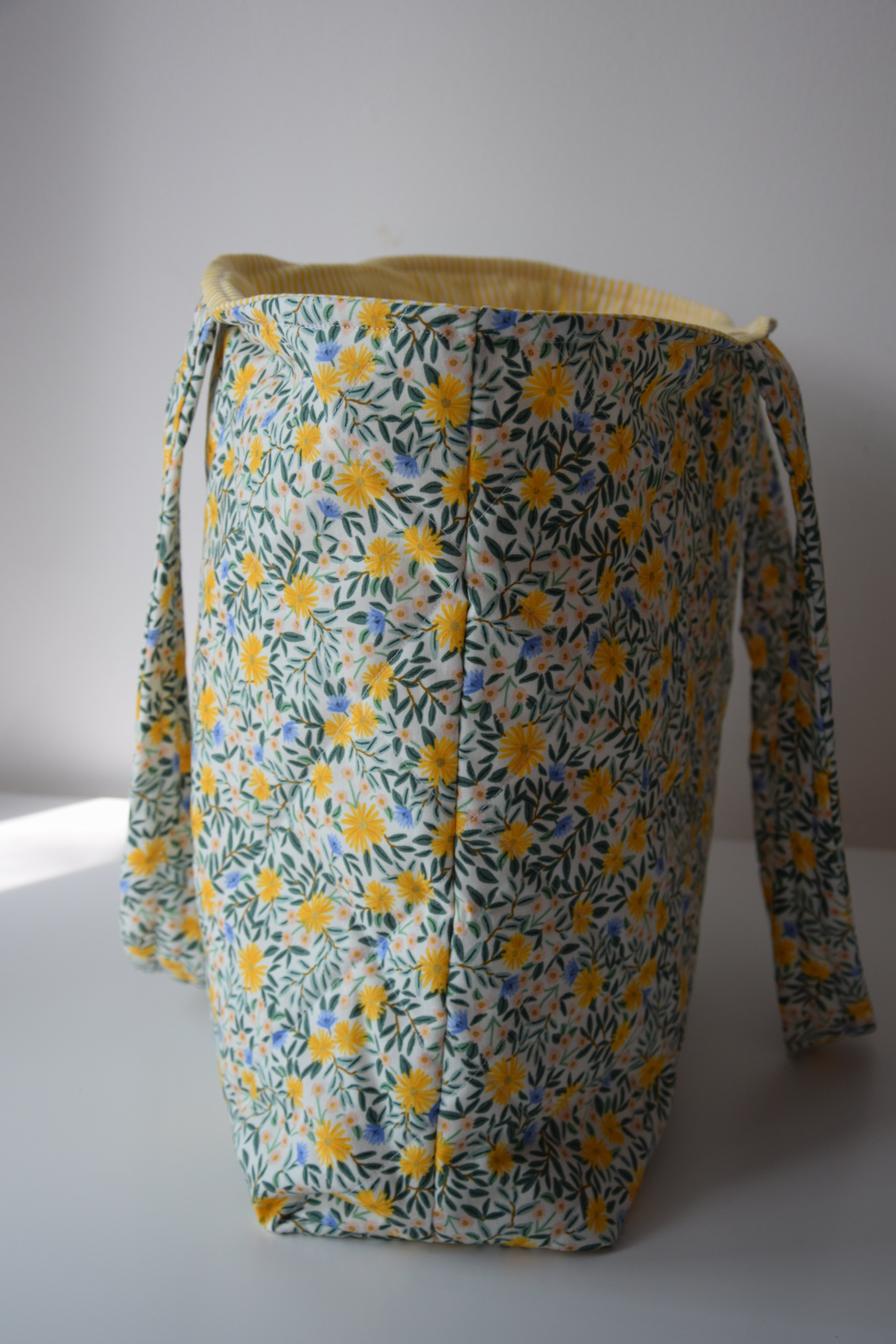 Daisy Fields Tote Bag