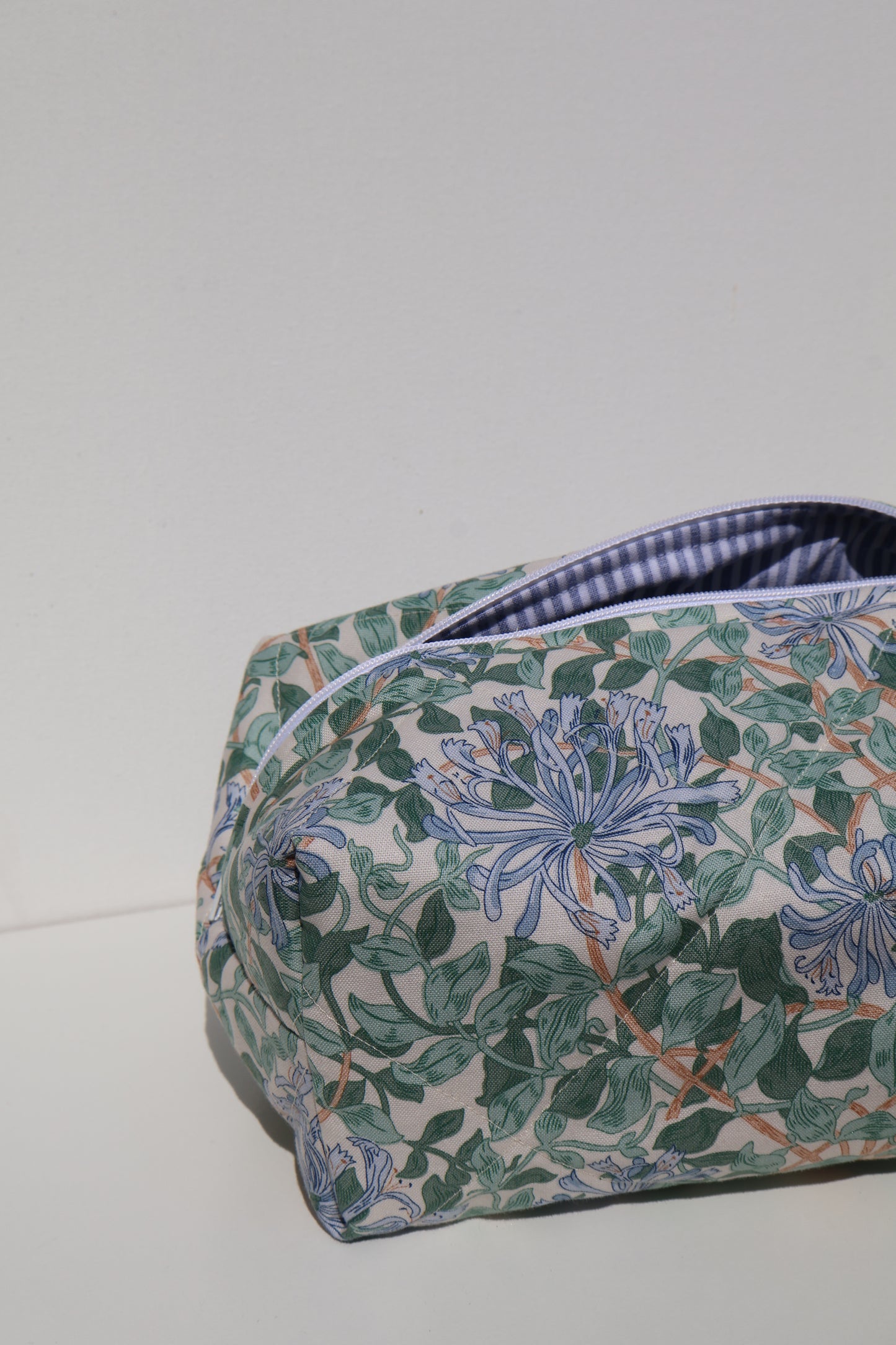 Marina cosmetic bag