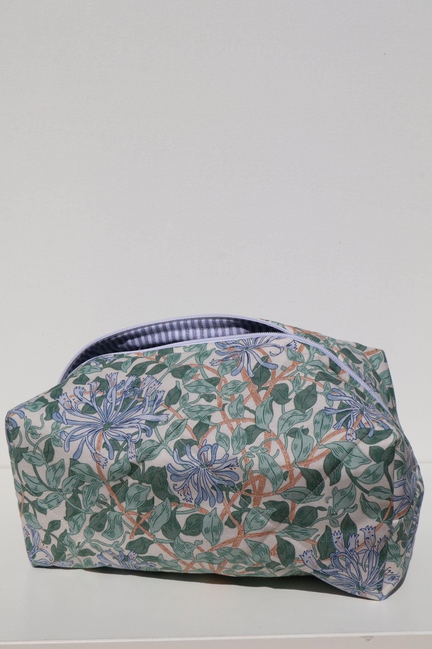 Marina cosmetic bag