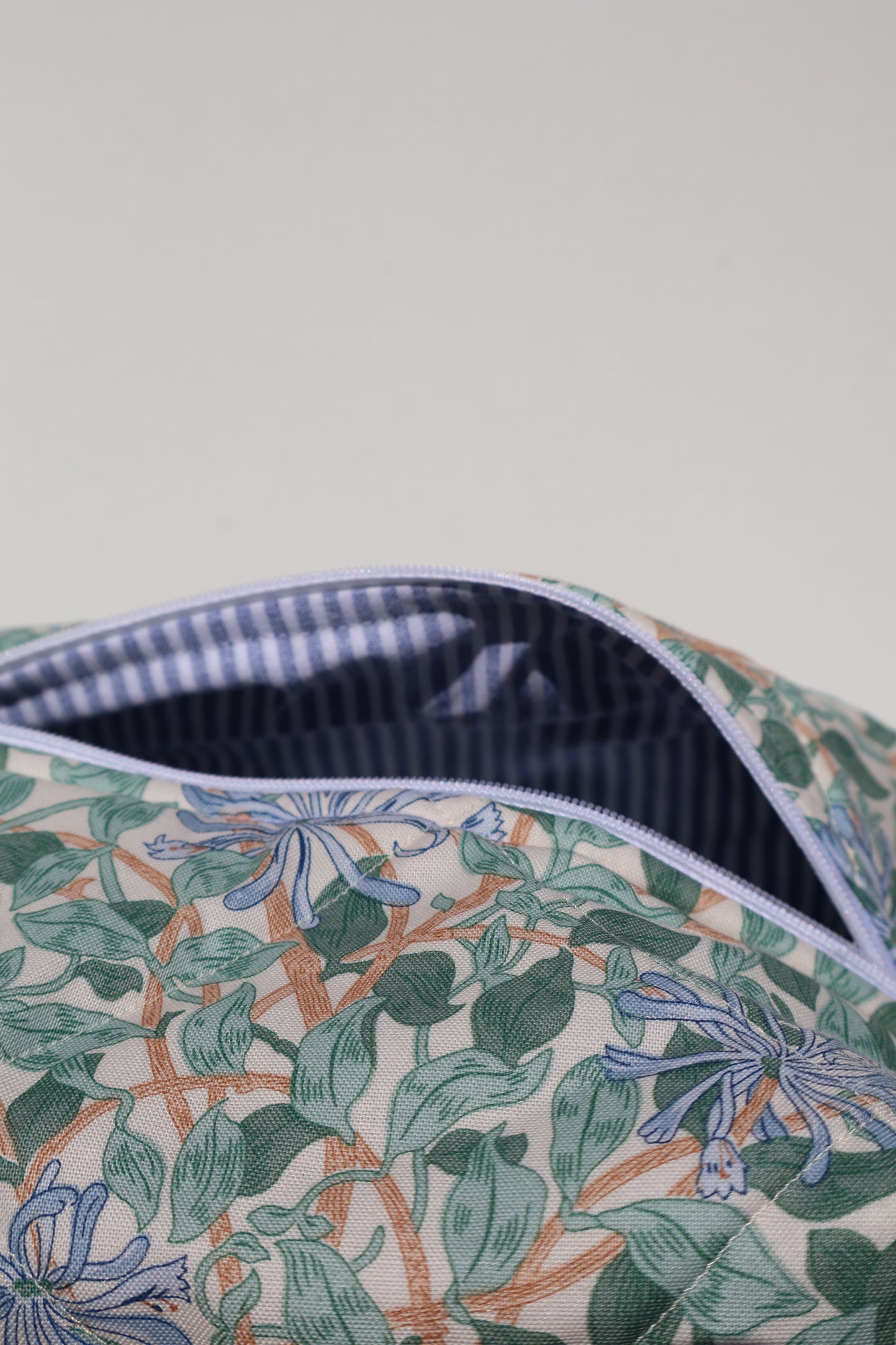 Marina cosmetic bag