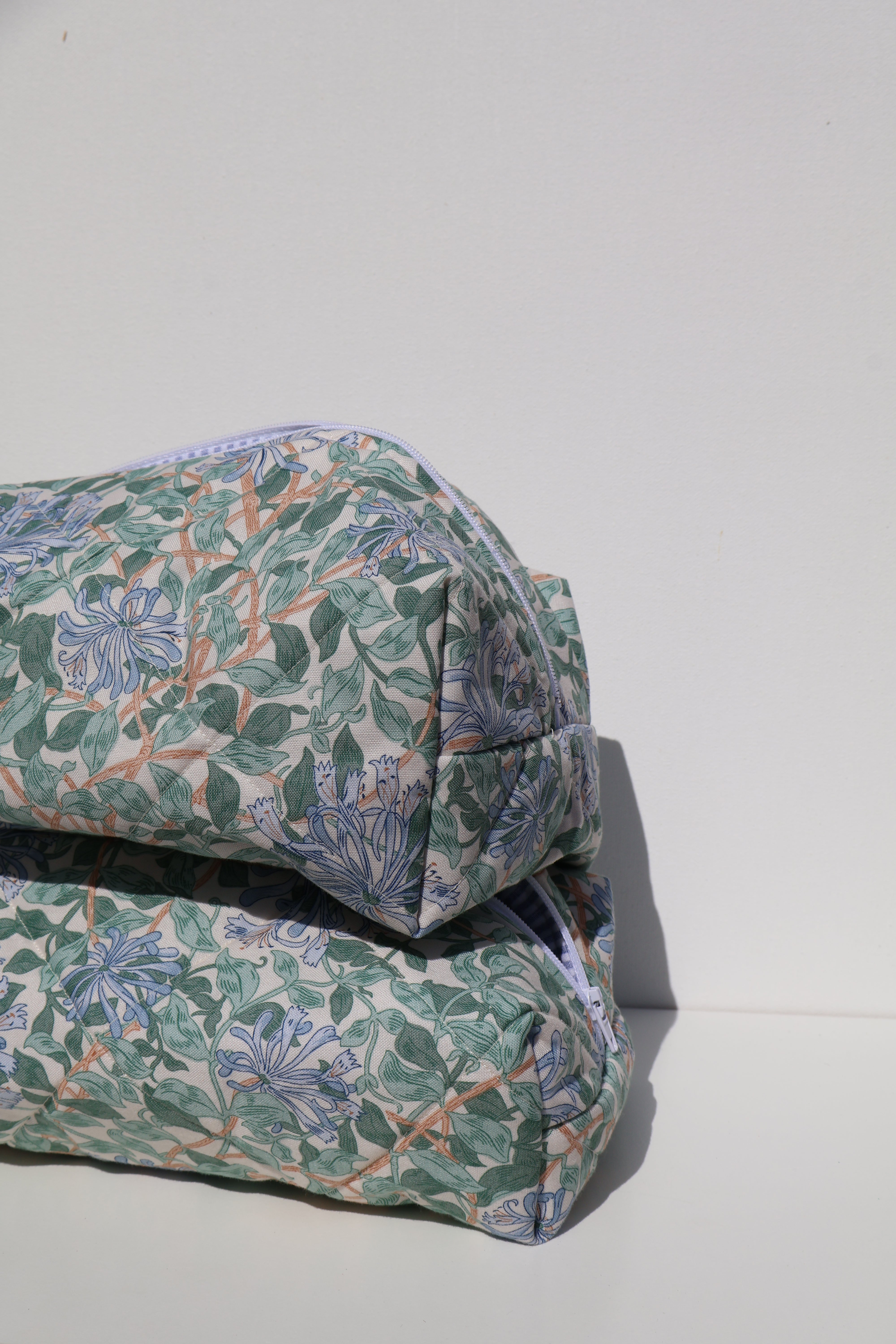 Marina cosmetic bag